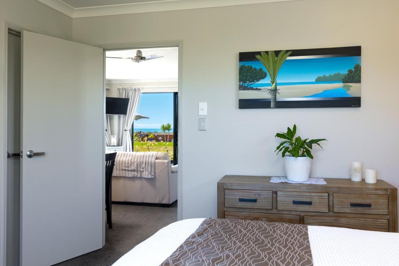 Ocean View Beachfront Apartment Blenheim Esterno foto