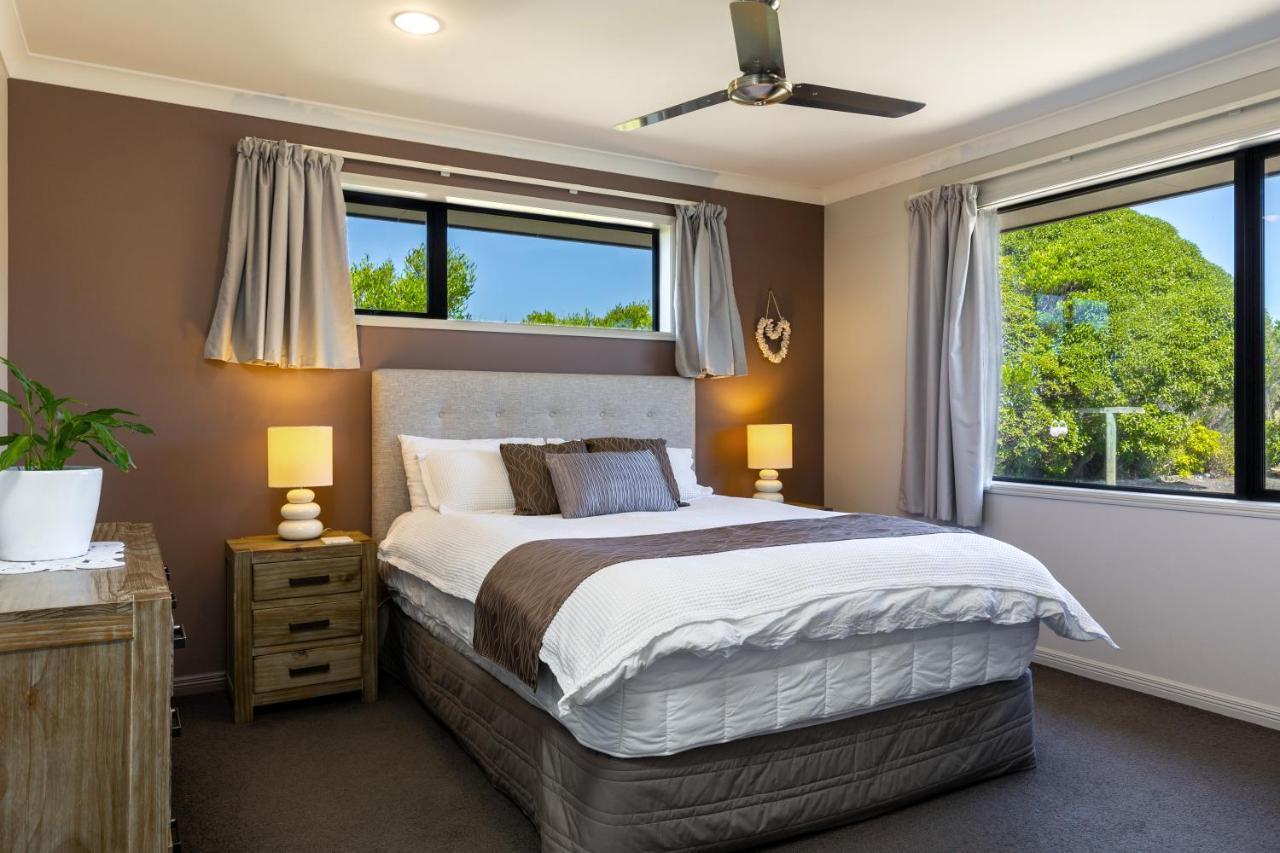 Ocean View Beachfront Apartment Blenheim Esterno foto
