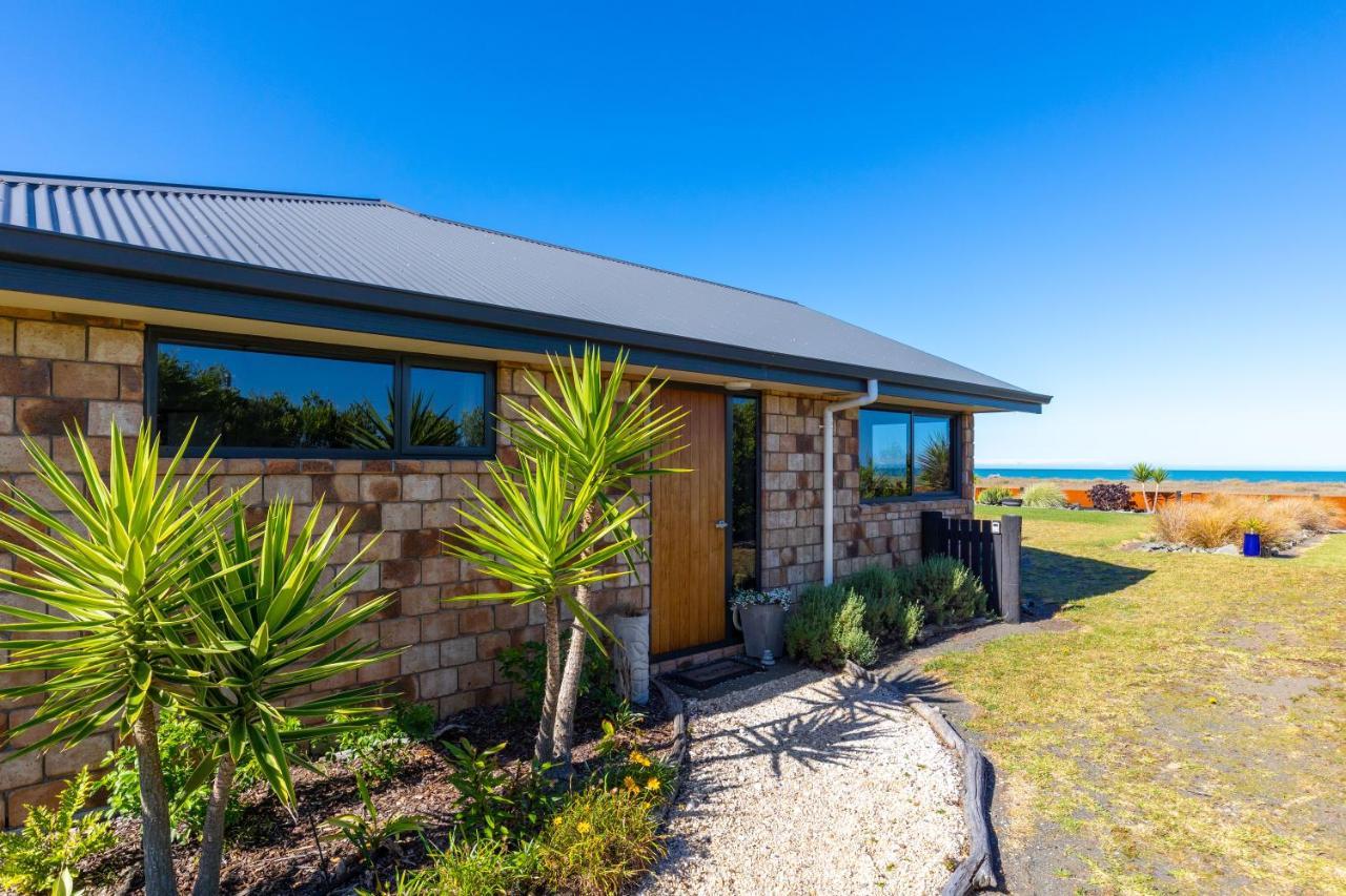 Ocean View Beachfront Apartment Blenheim Esterno foto